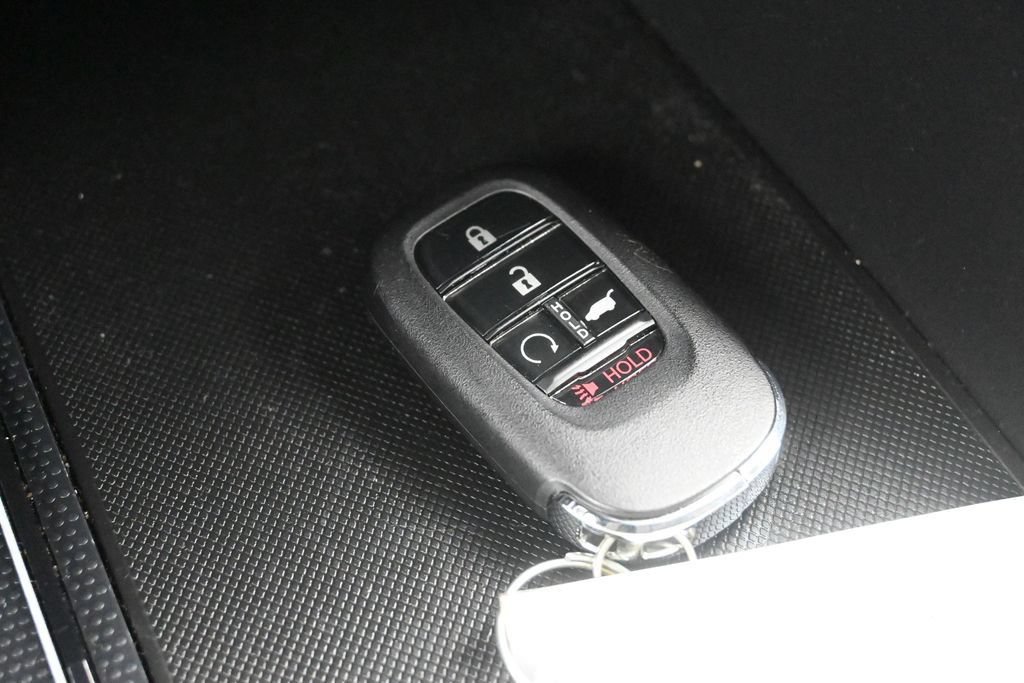 Certified 2025 Honda Pilot Touring image 14