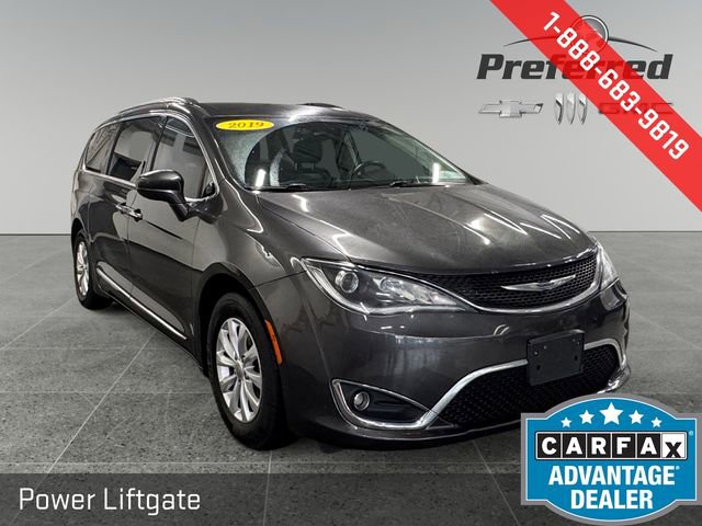 Used 2019 Chrysler Pacifica Touring-L image 1