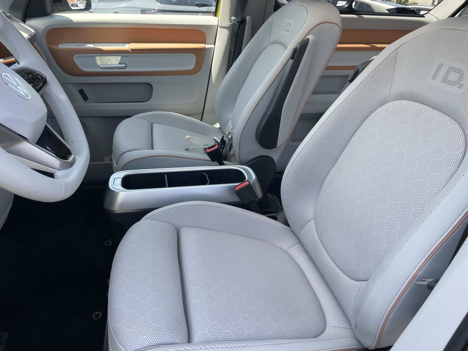 Certified 2025 Volkswagen ID. Buzz 1st Edition RWD image 24