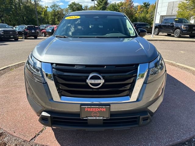 Used 2024 Nissan Pathfinder S image 9