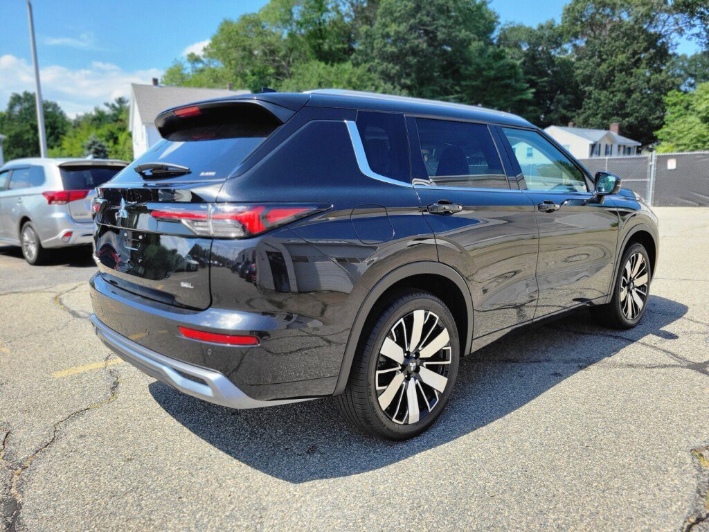 New 2025 Mitsubishi Outlander SEL image 5
