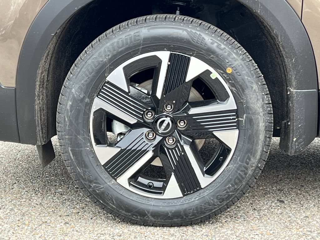 New 2026 Nissan Kicks SV w/ Cold Weather Package AWD/4WD image 5