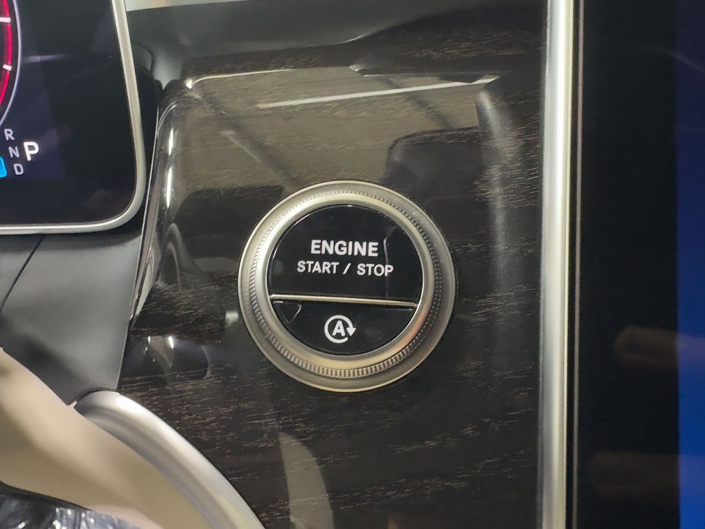 Certified 2025 Mercedes-Benz GLC 300 4MATIC image 16