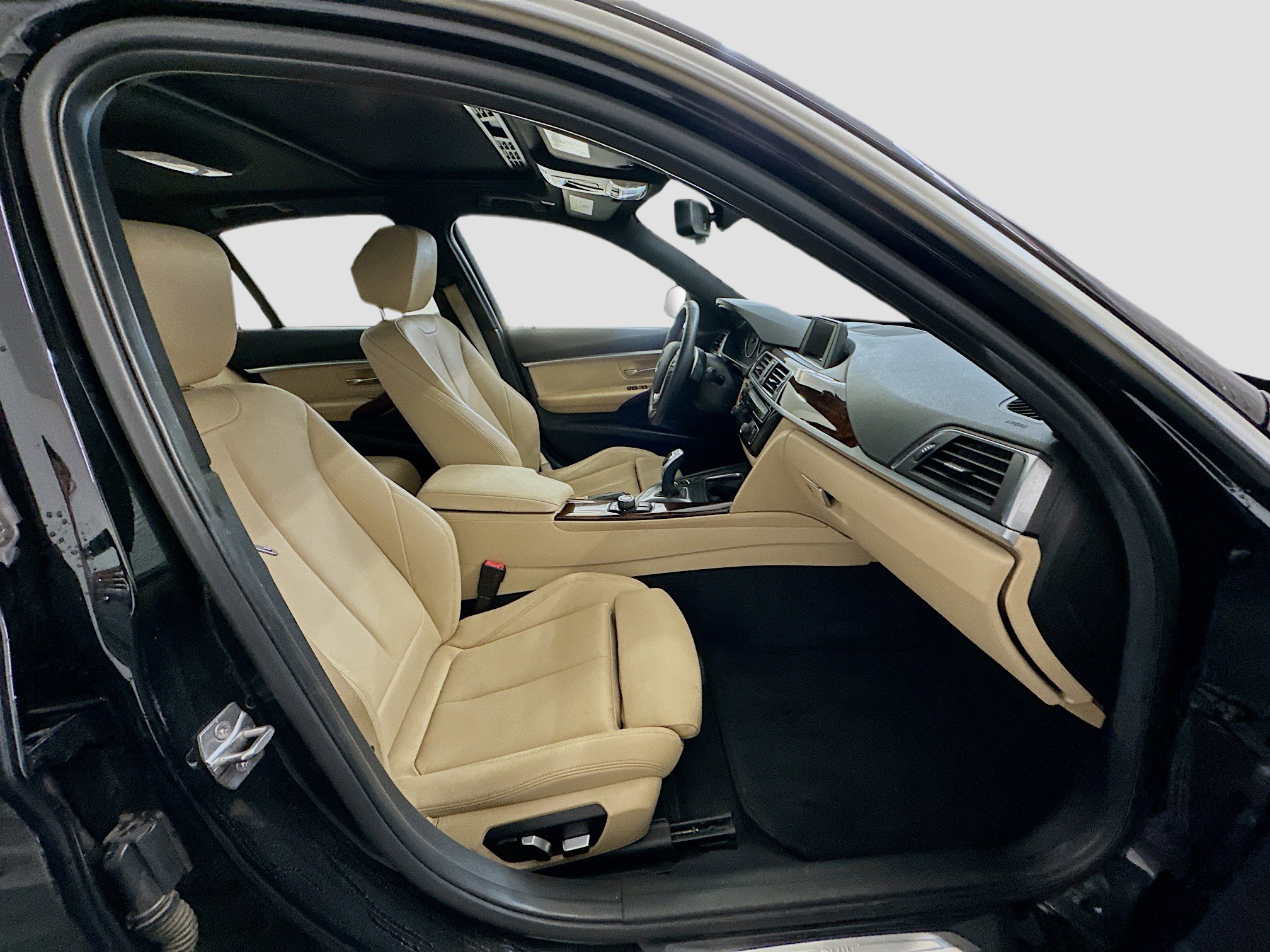 Used 2017 BMW 330i xDrive Sedan image 32