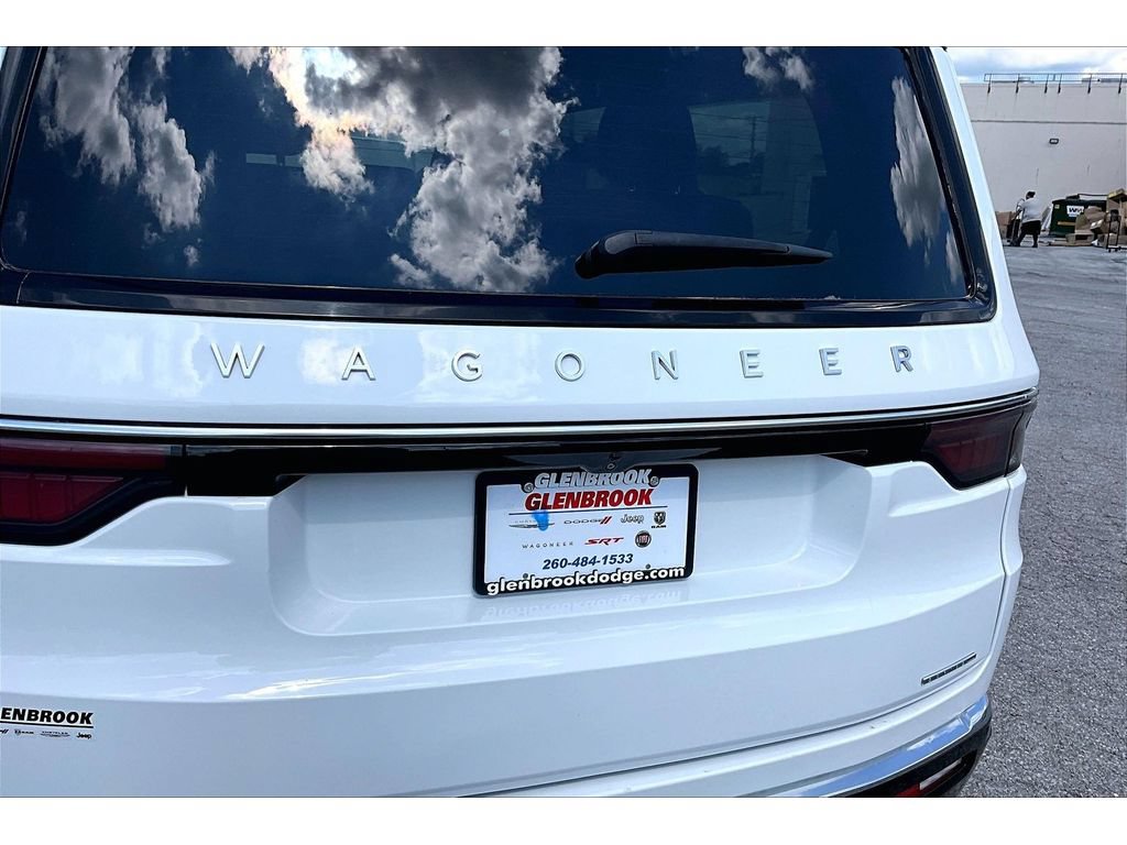 Certified 2024 Jeep Wagoneer Series II AWD/4WD image 39