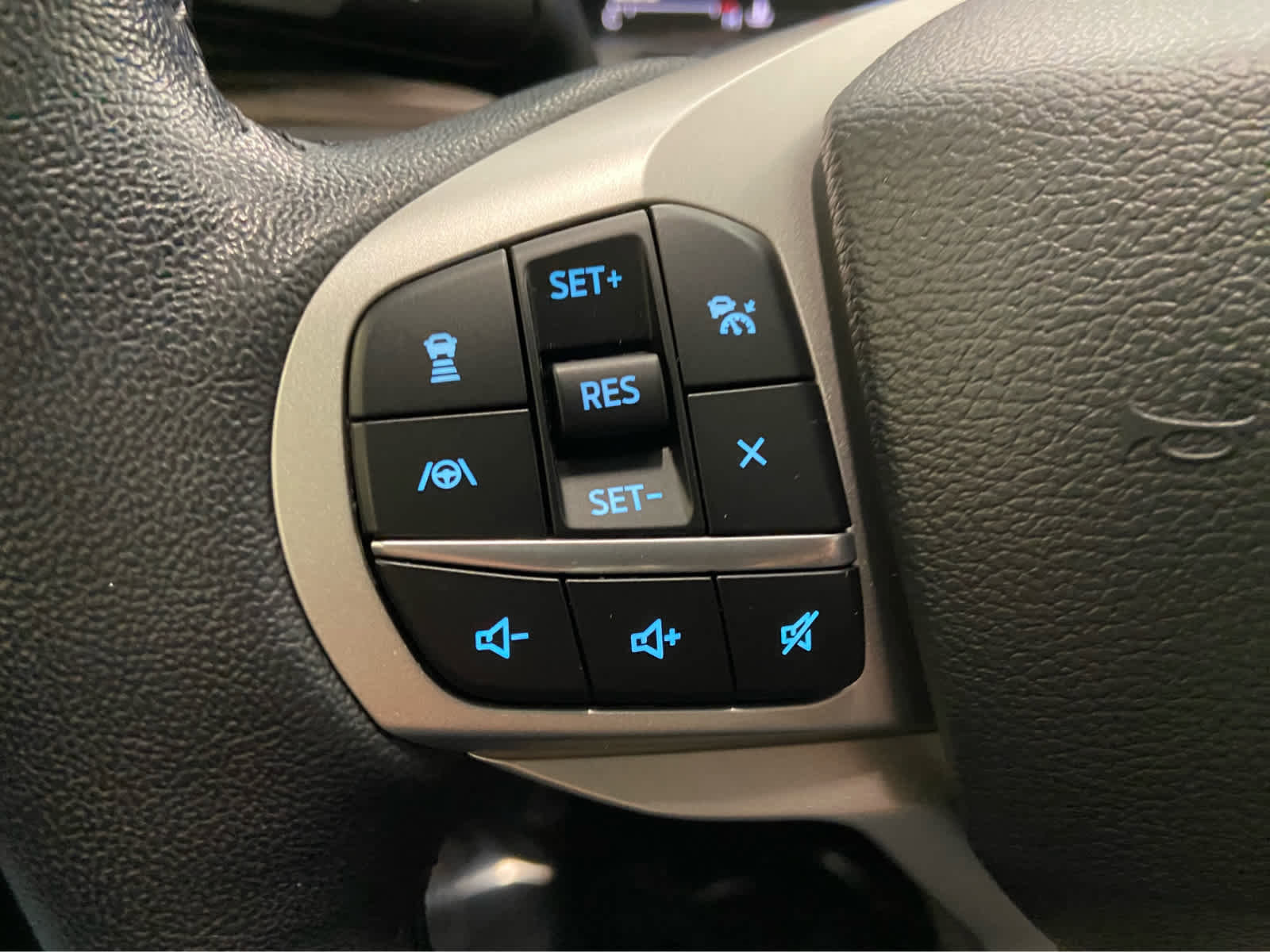 Used 2022 Ford Explorer Limited w/ Equipment Group 301A AWD/4WD image 27