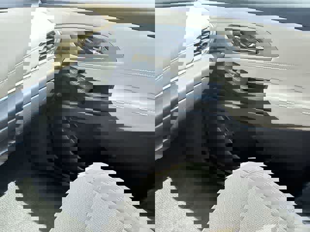 Used 2023 Chevrolet Traverse LS FWD image 31