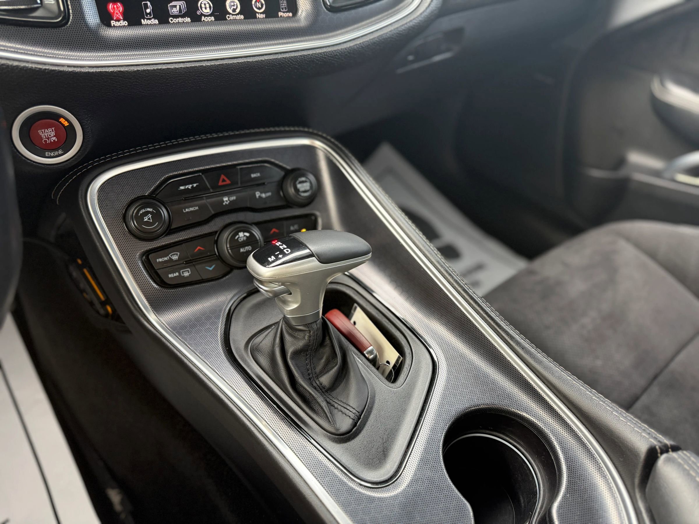 Used 2015 Dodge Challenger SRT image 29