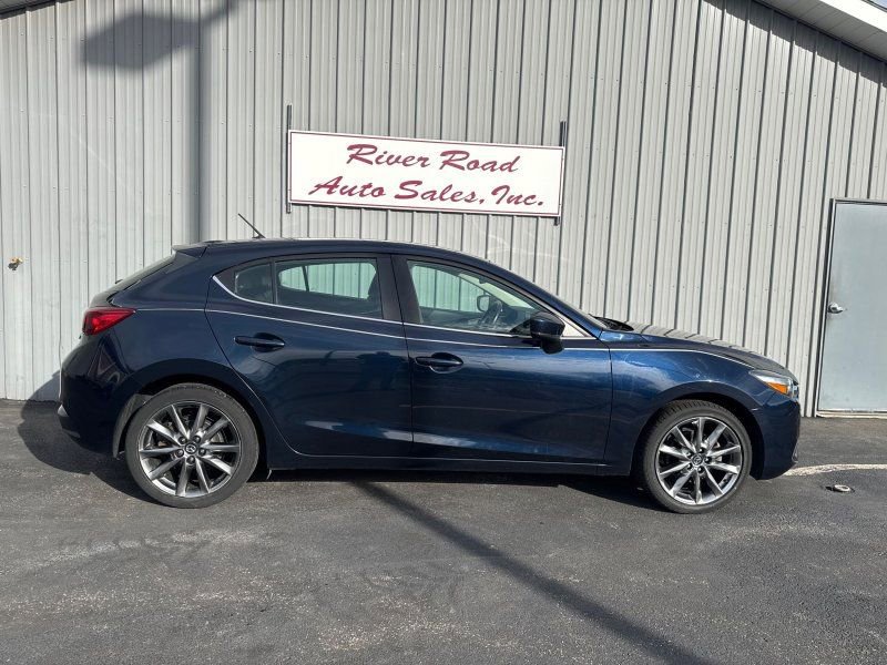Used 2018 MAZDA MAZDA3 Touring image 5