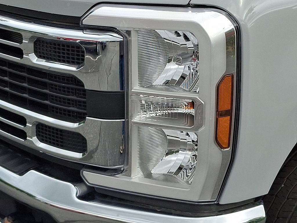 Used 2026 Ford F250 XLT AWD/4WD image 9