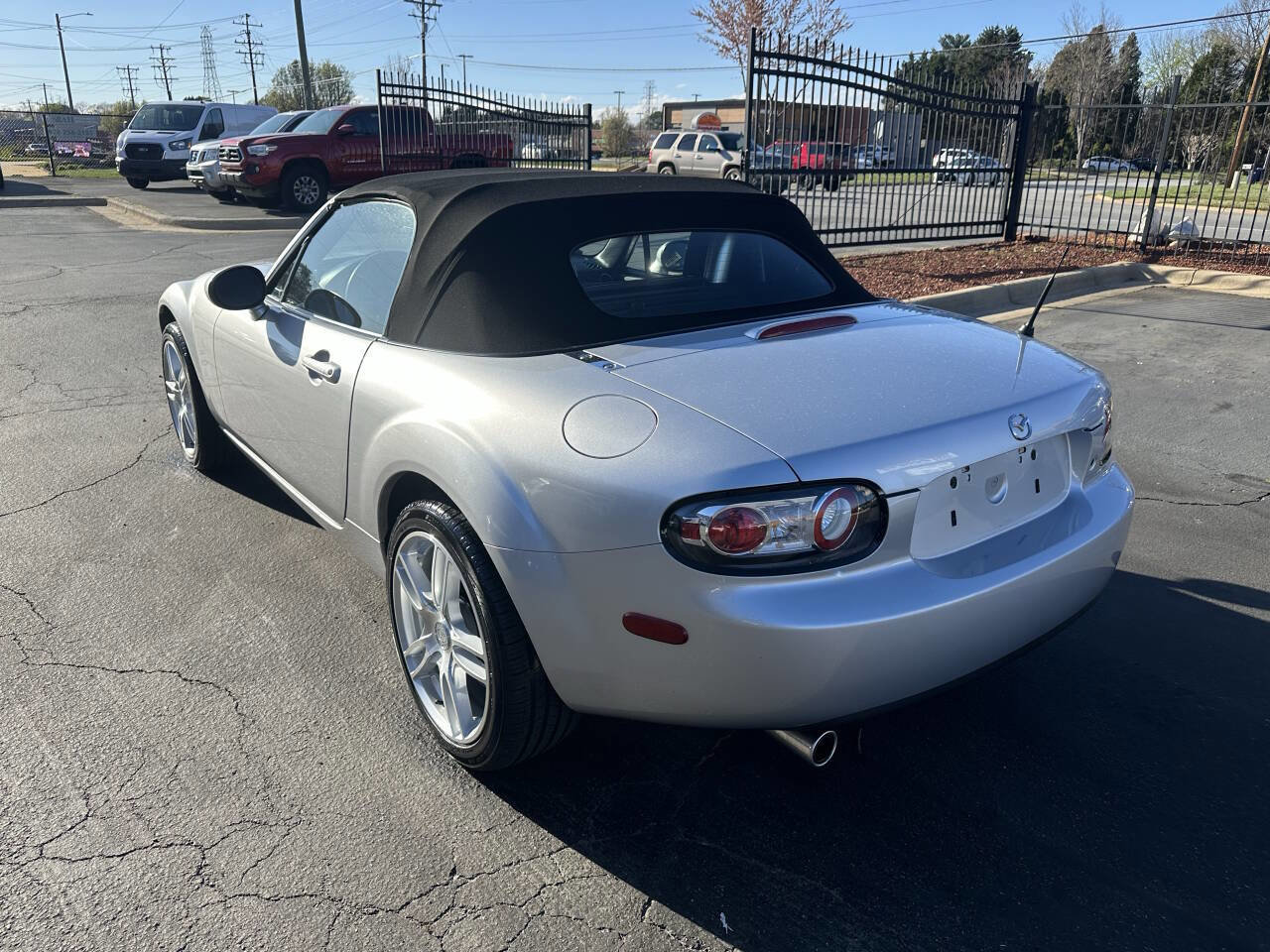 Used 2007 MAZDA MX-5 Miata Touring image 7