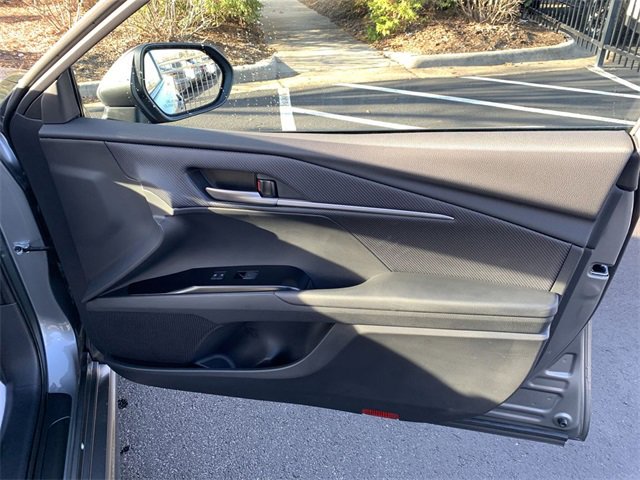 Used 2025 Toyota Camry SE image 13