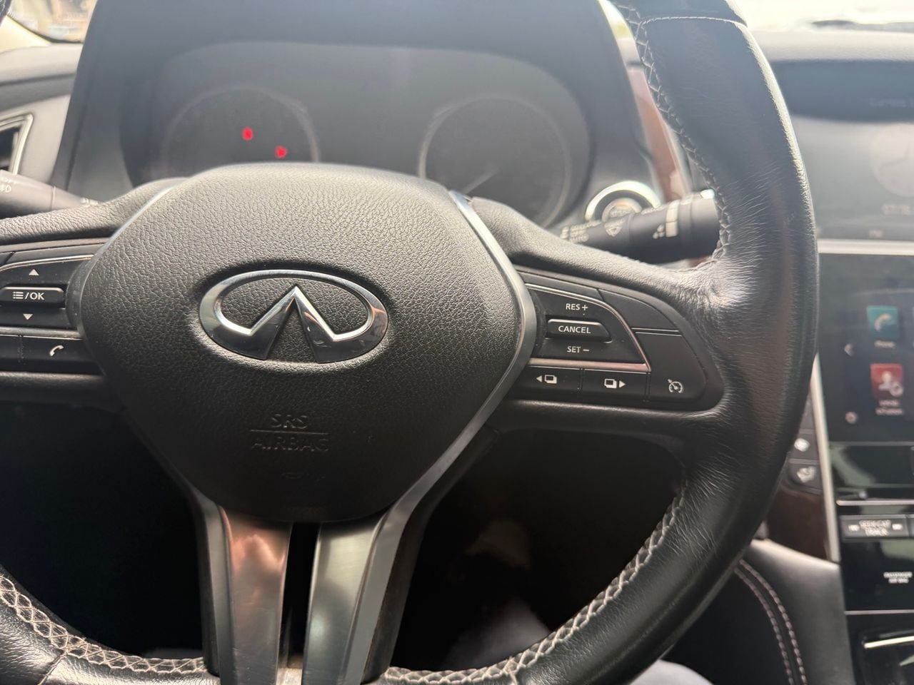 Used 2018 INFINITI Q50 Luxe w/ Cargo Package (L95) RWD image 19