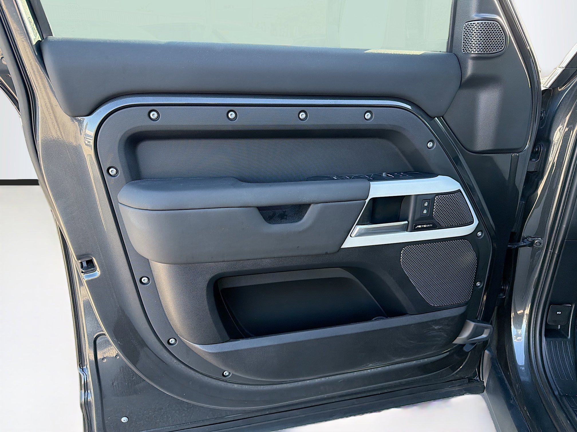 Used 2024 Land Rover Defender 110 S image 22