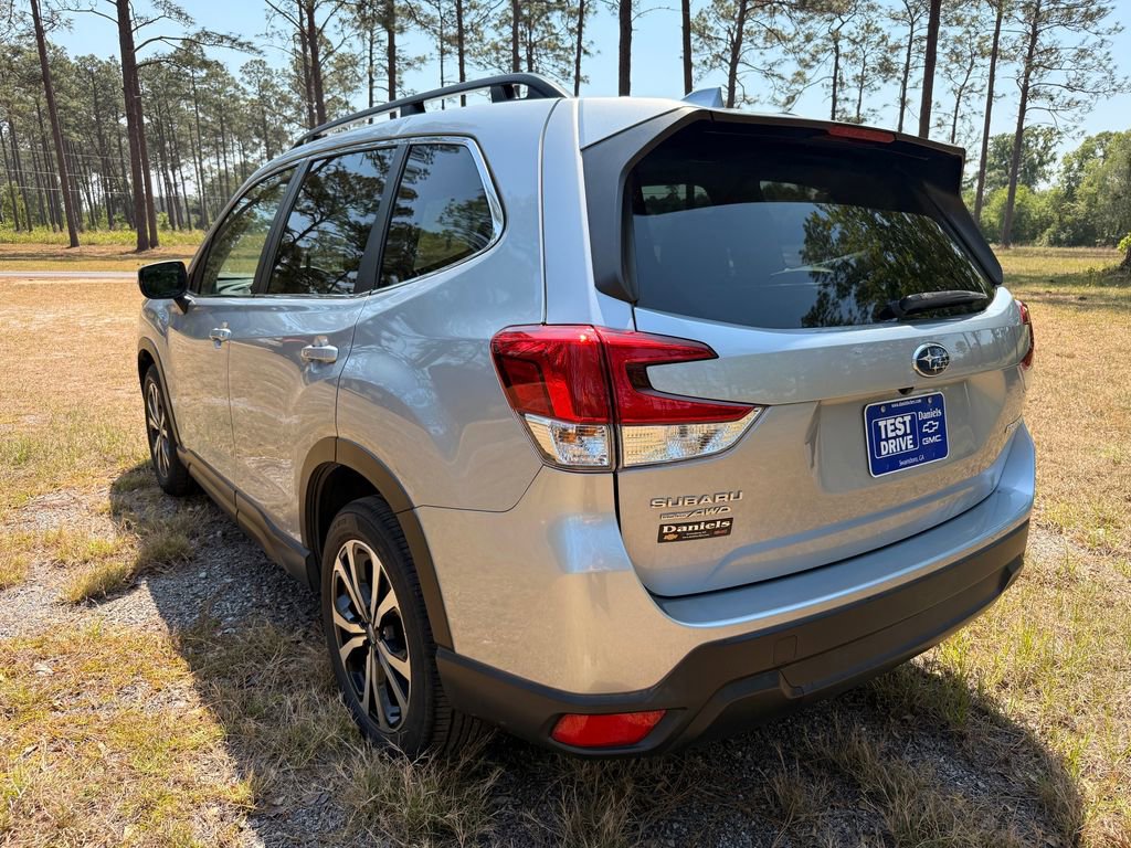 Used 2022 Subaru Forester Limited AWD/4WD image 3
