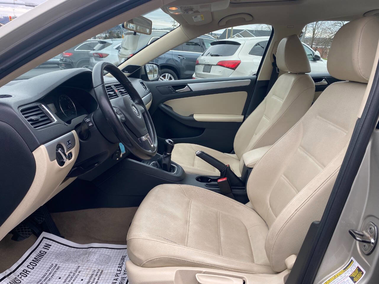 Used 2012 Volkswagen Jetta TDI image 9