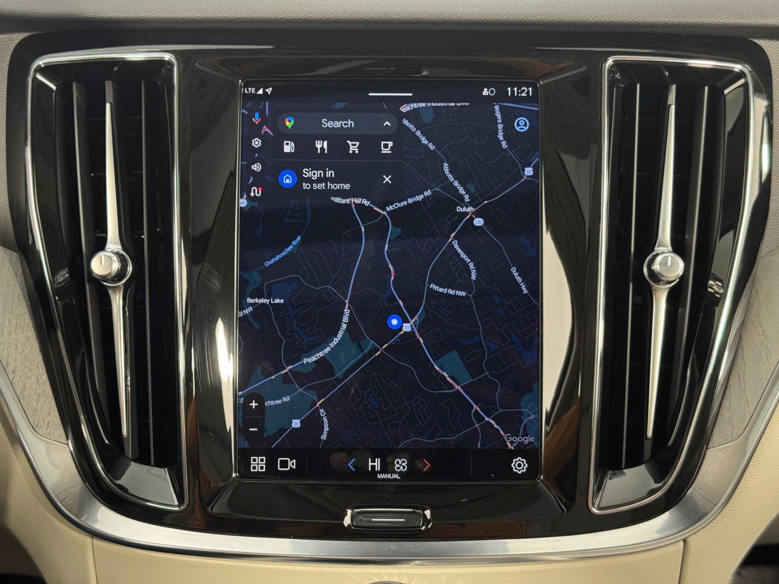 Used 2024 Volvo S60 B5 Plus w/ Protection Package Premier image 25