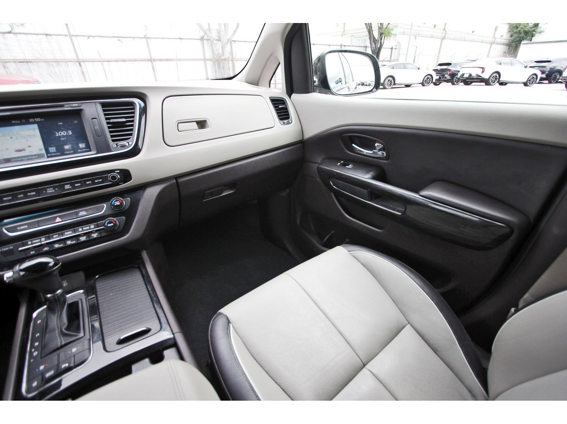 Used 2016 Kia Sedona SX Limited FWD image 12