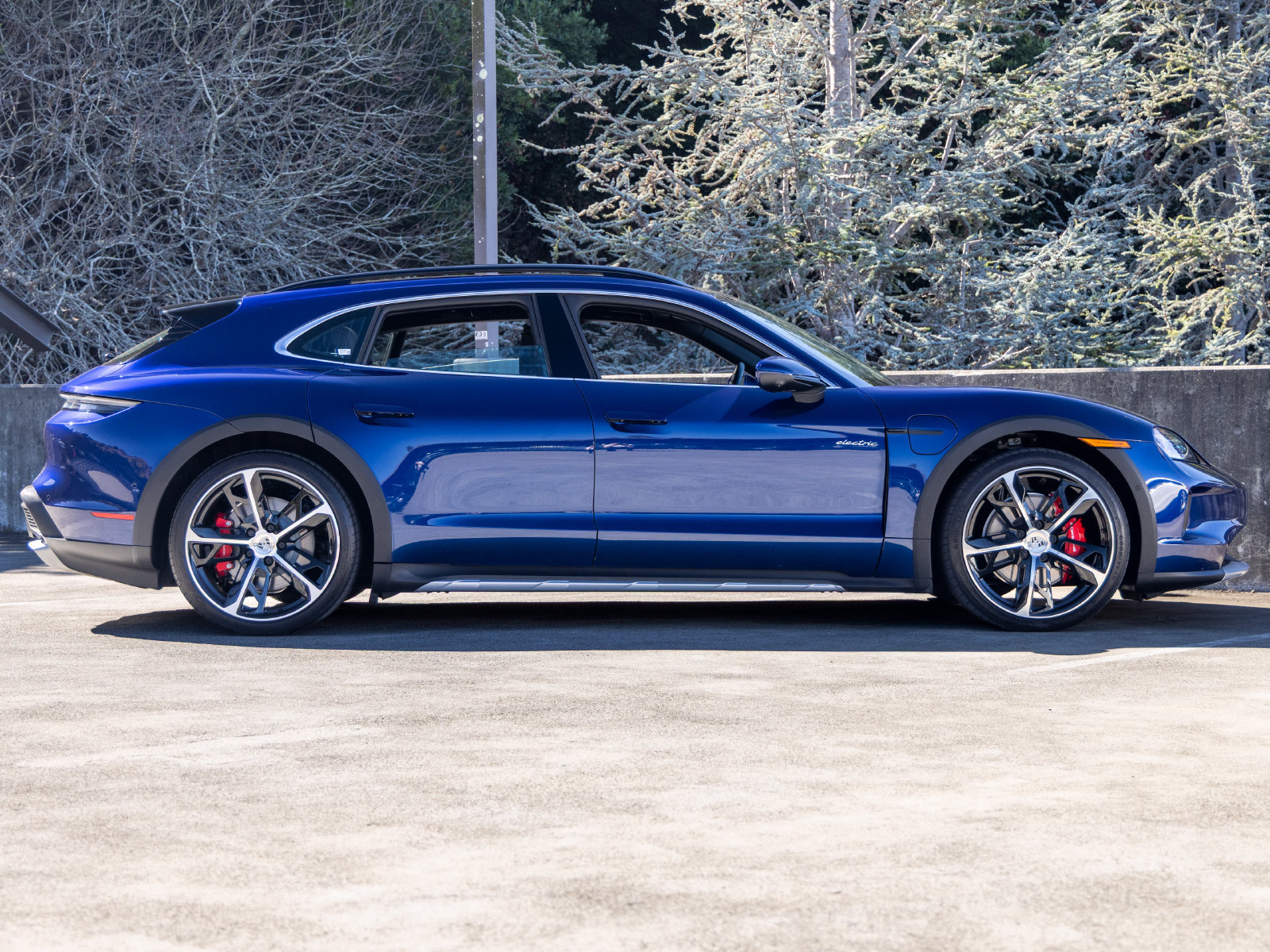 Certified 2025 Porsche Taycan 4S AWD/4WD image 12