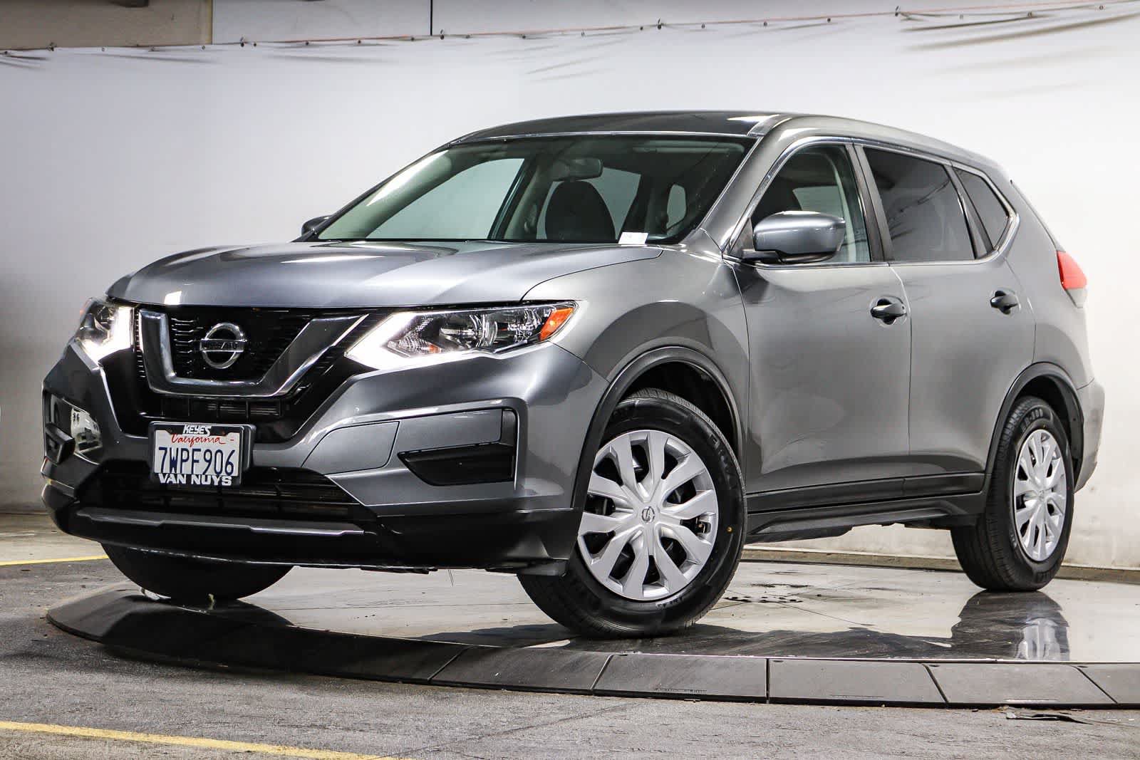 Used 2017 Nissan Rogue S FWD image 1
