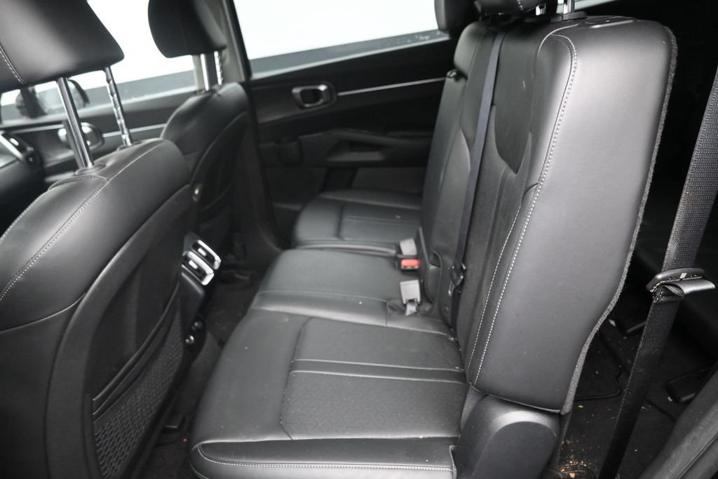 Used 2023 Kia Sorento S FWD image 14