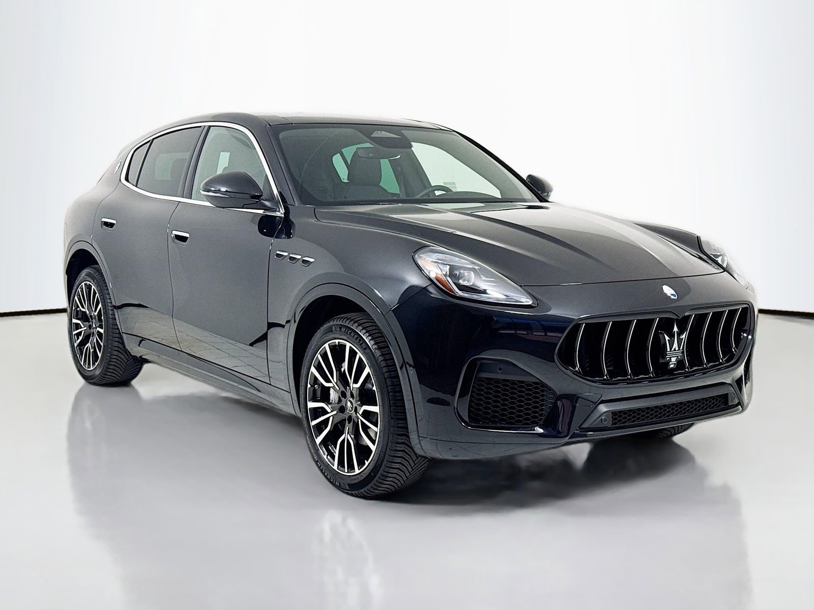 New 2025 Maserati Grecale GT