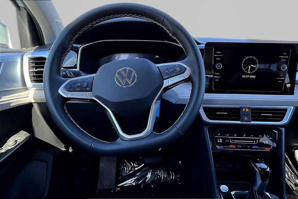 New 2026 Volkswagen Taos SE image 8