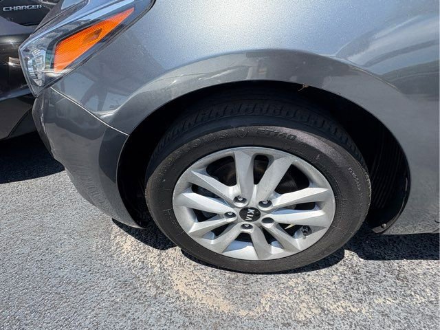 Used 2017 Kia Forte S w/ S Technology Package image 13