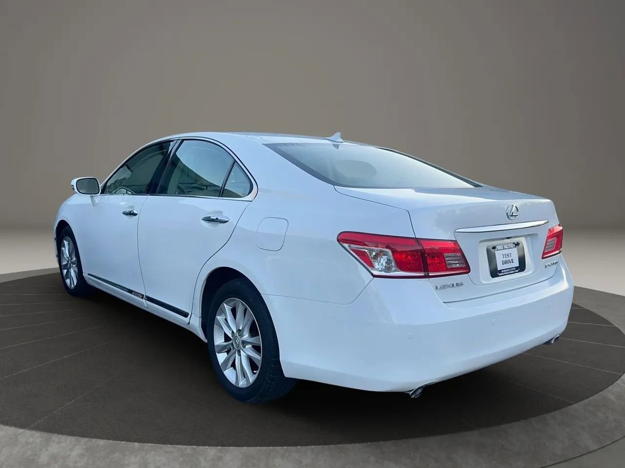 Used 2010 Lexus ES 350 image 4