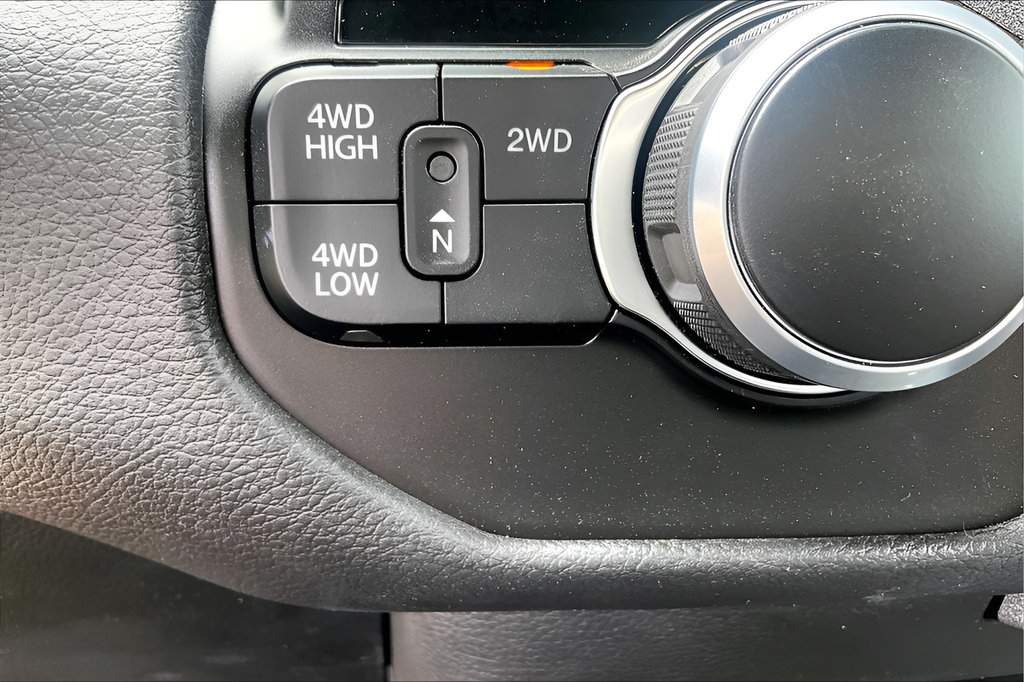 New 2024 RAM 3500 Tradesman AWD/4WD image 18