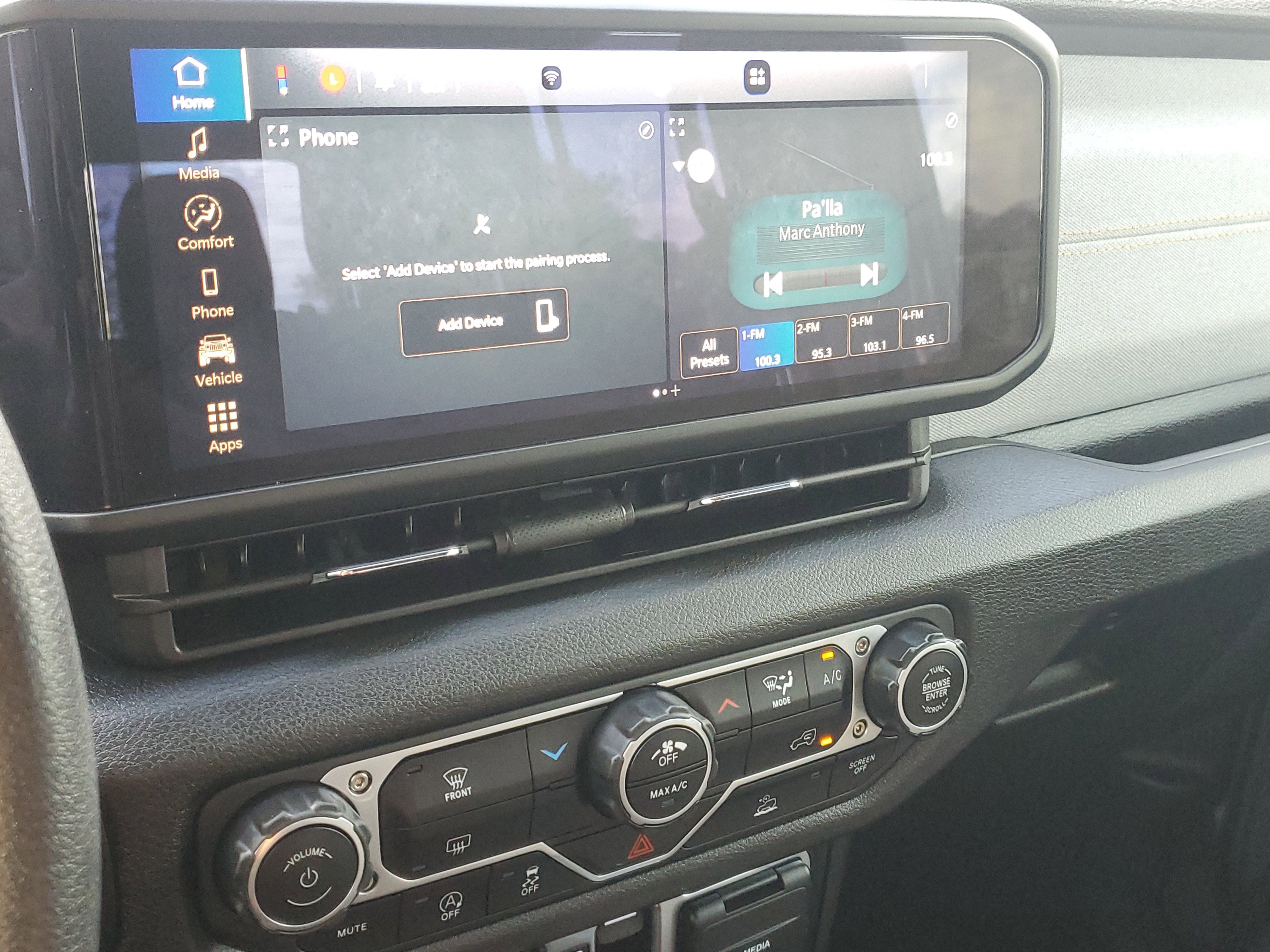 Used 2025 Jeep Gladiator Sport AWD/4WD image 18