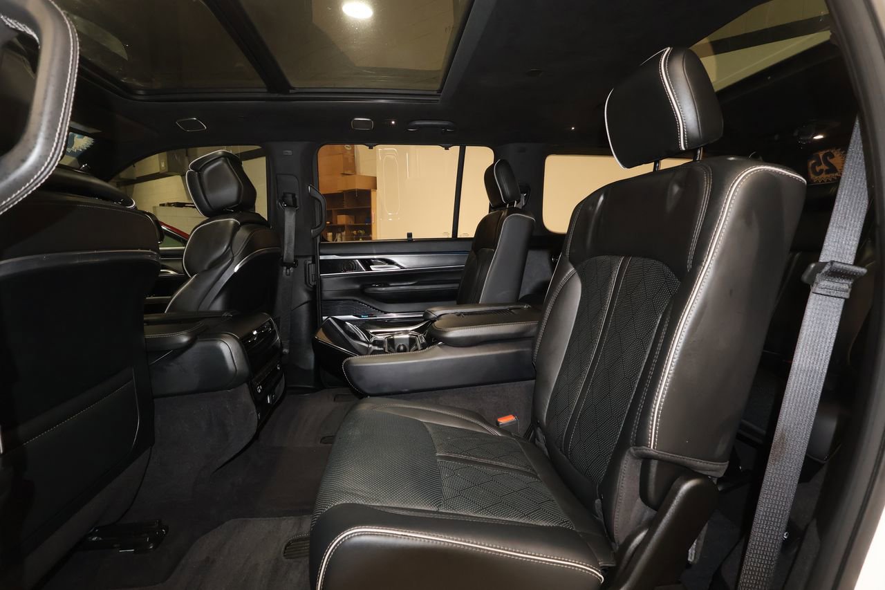 Used 2023 Jeep Grand Wagoneer Series II image 25