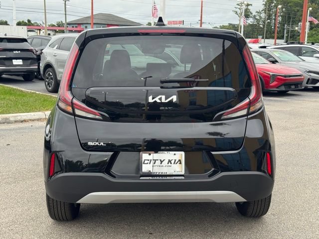 Certified 2025 Kia Soul LX w/ LX Technology Package FWD image 4