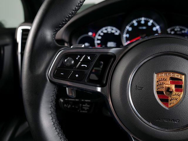 Certified 2023 Porsche Cayenne Platinum Edition image 22