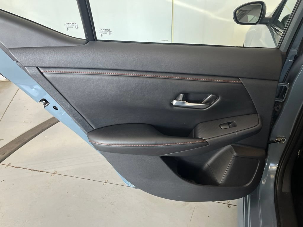 Used 2025 Nissan Sentra SR FWD image 26