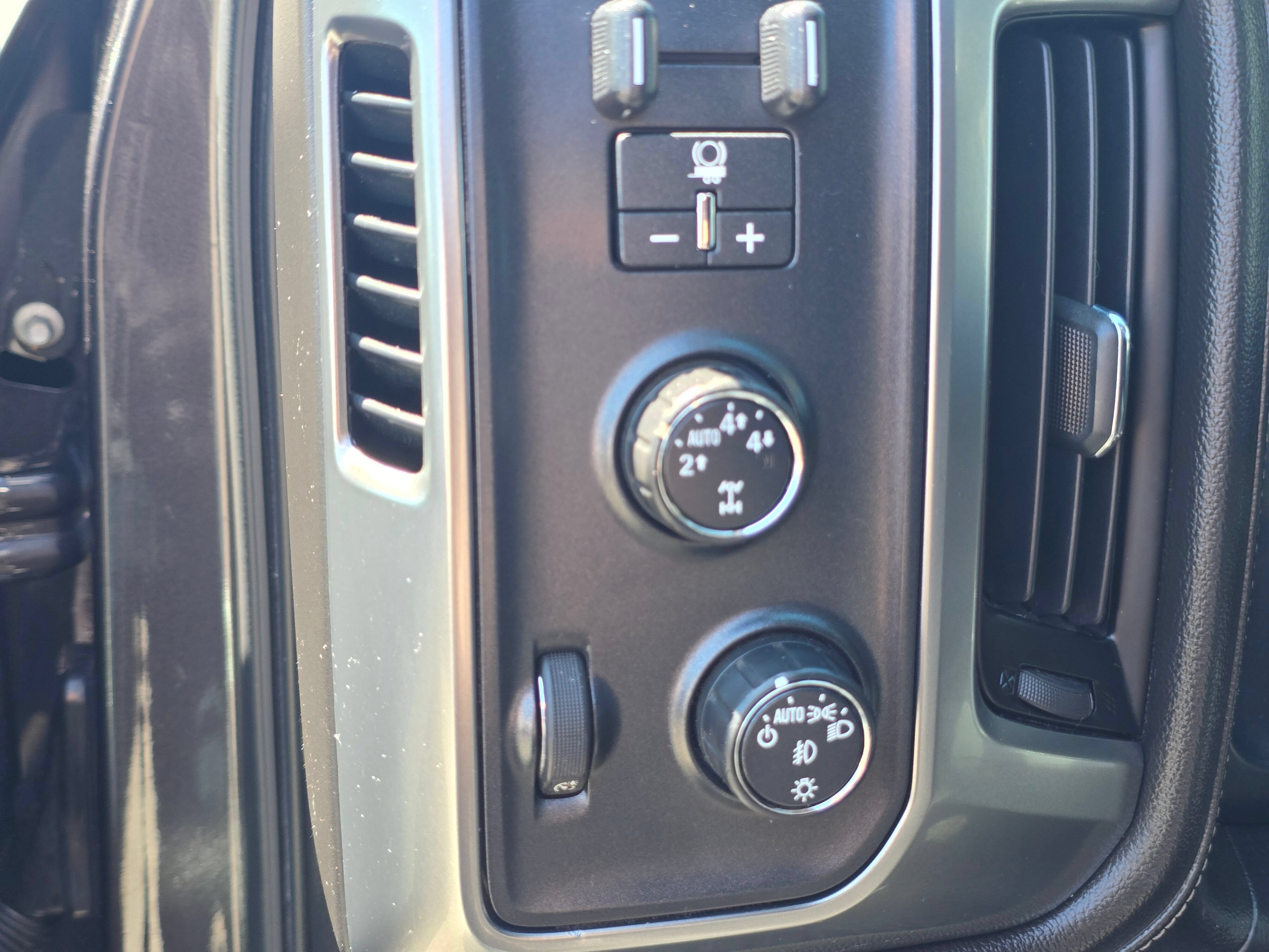 Used 2015 Chevrolet Silverado 1500 LTZ Z71 w/ LTZ Plus Package AWD/4WD image 26