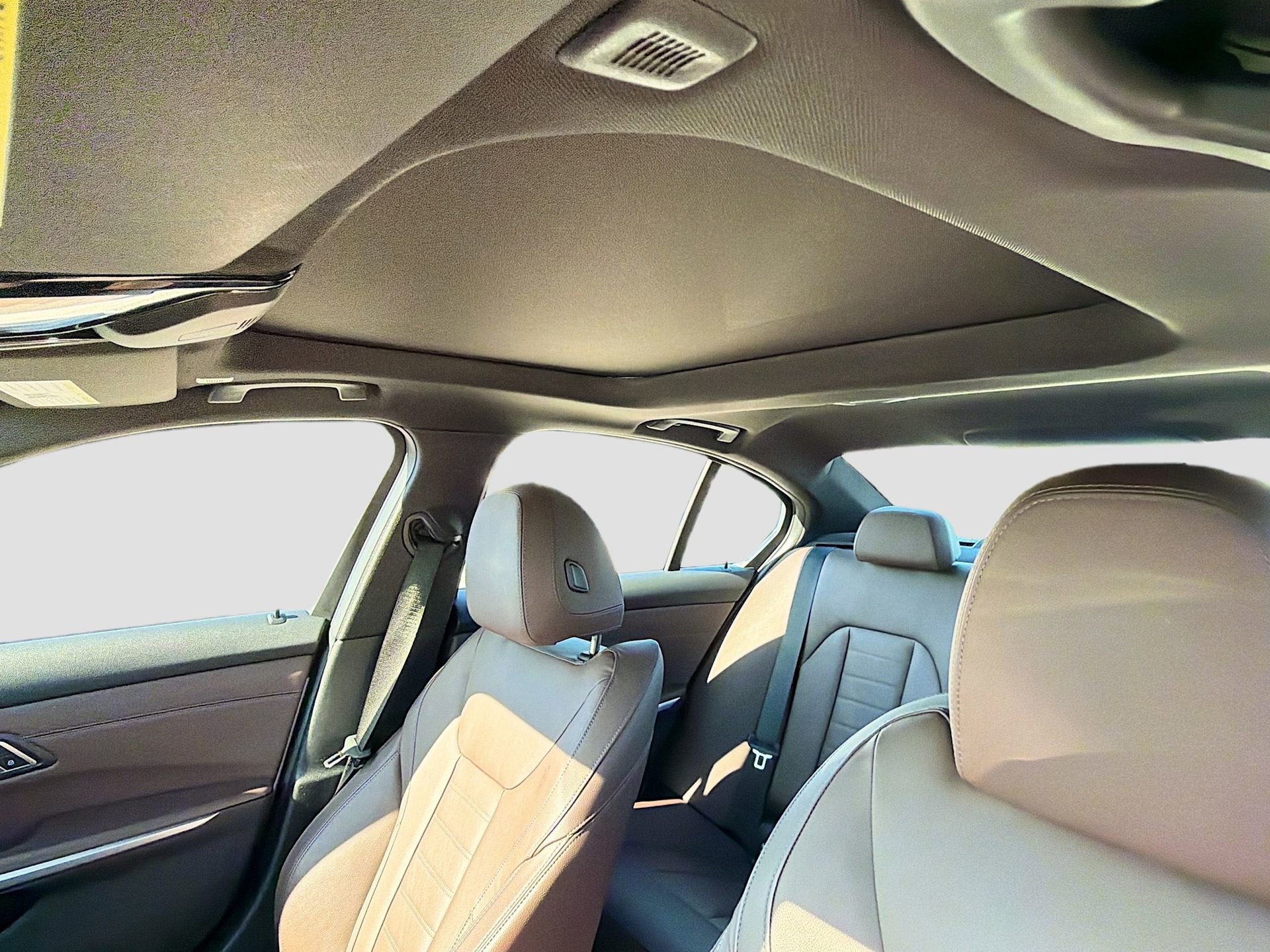 Used 2019 BMW 330i Sedan w/ Premium Package image 29