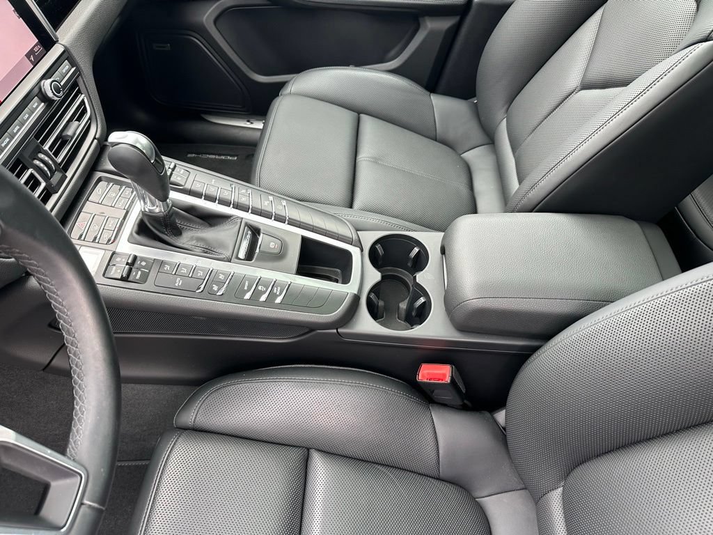 Certified 2021 Porsche Macan S AWD/4WD image 17