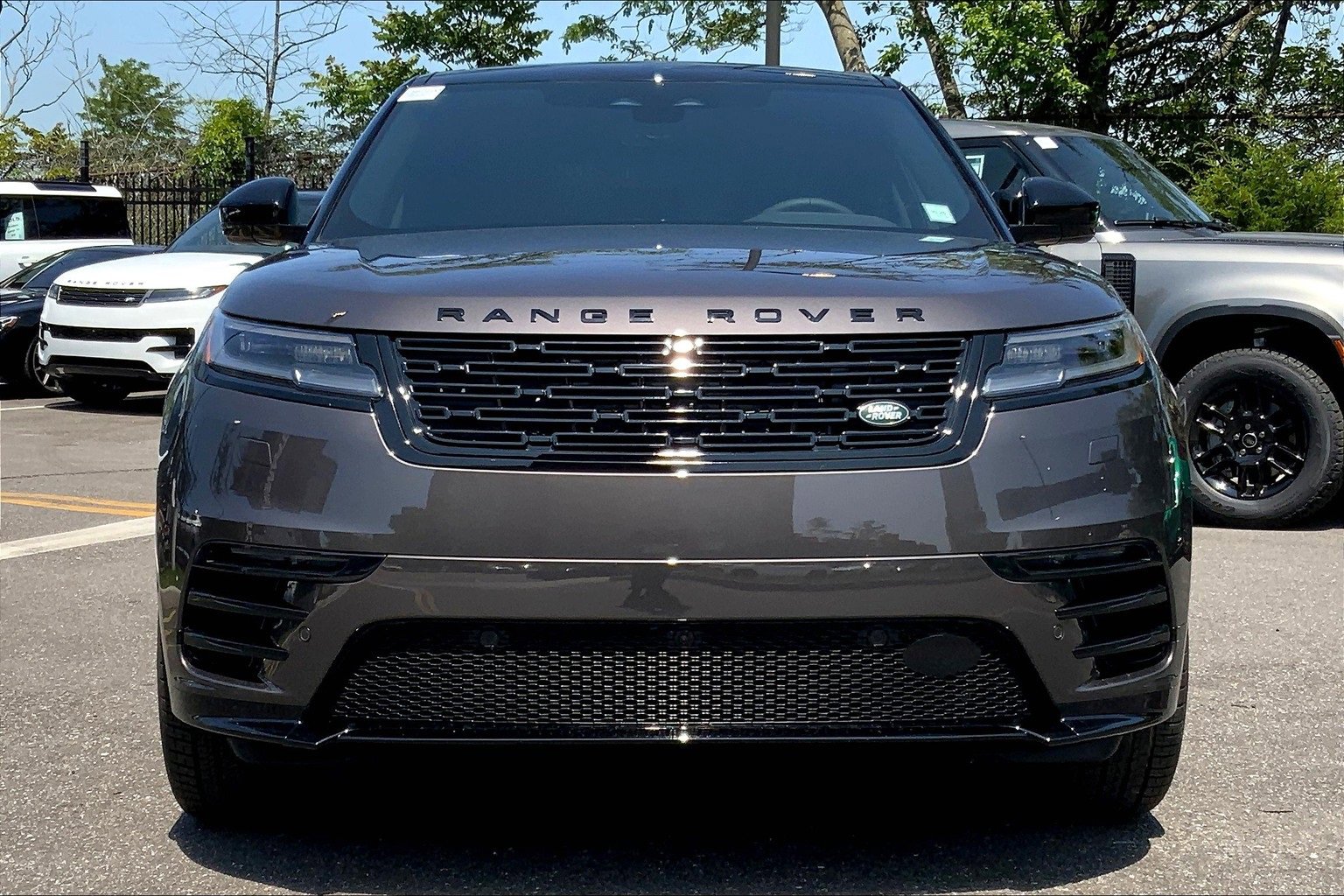 New 2026 Land Rover Range Rover Velar Dynamic SE image 3