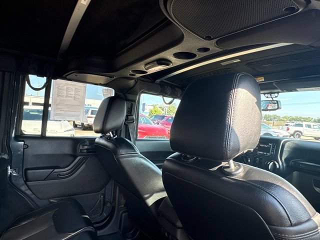 Used 2017 Jeep Wrangler Unlimited Sahara AWD/4WD image 37