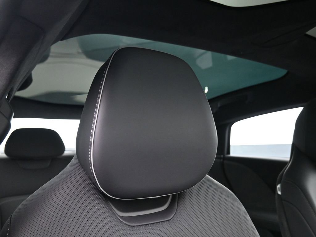 Used 2025 Lucid Air Touring image 19