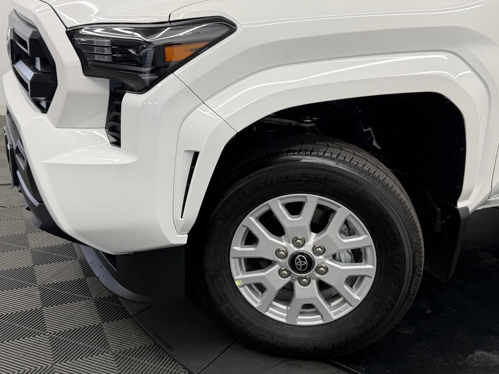Used 2026 Toyota Tacoma SR5 RWD image 5