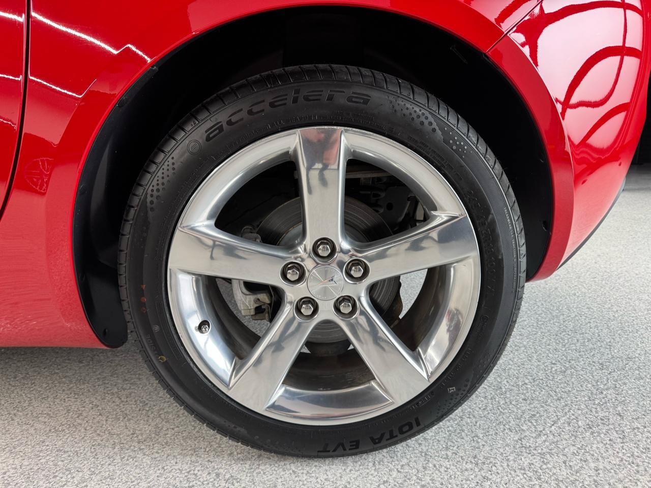 Used 2007 Pontiac Solstice Convertible w/ Premium Package RWD image 32