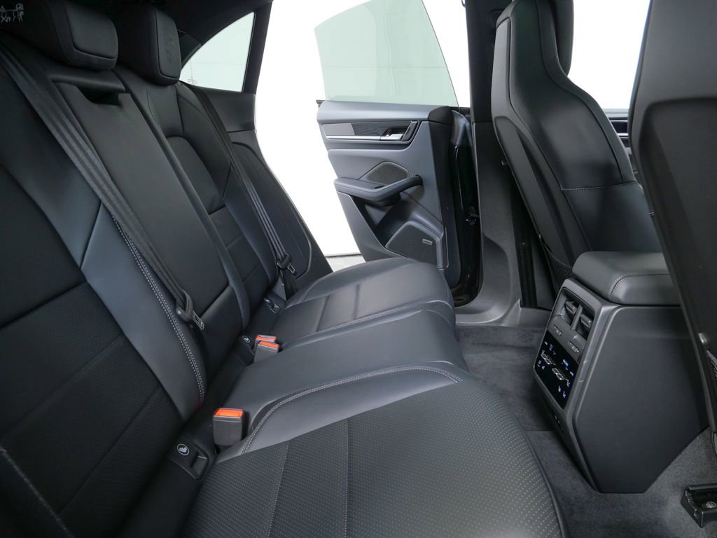 New 2026 Porsche Macan Electric image 18