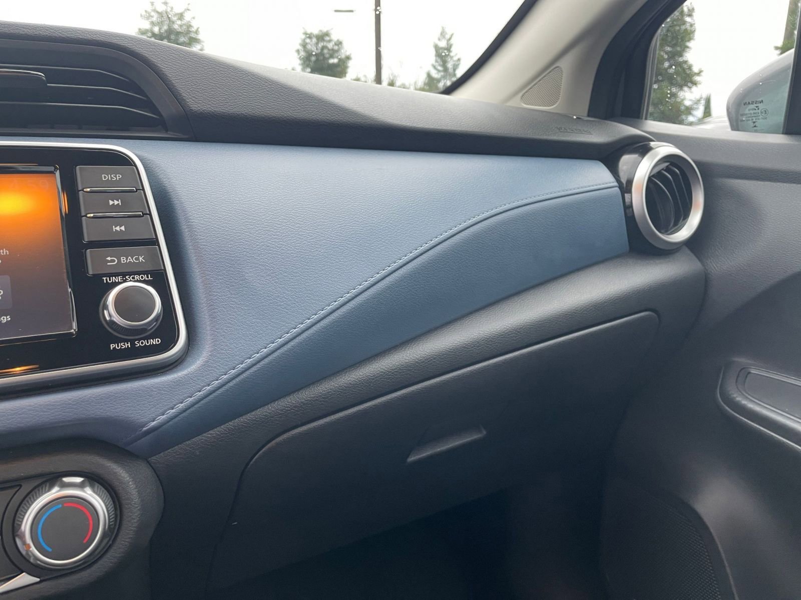 Used 2025 Nissan Versa SV image 30