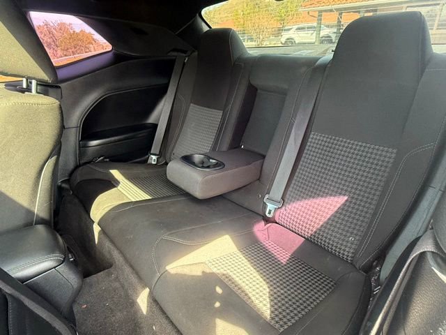 Used 2016 Dodge Challenger R/T w/ Driver Convenience Group image 9