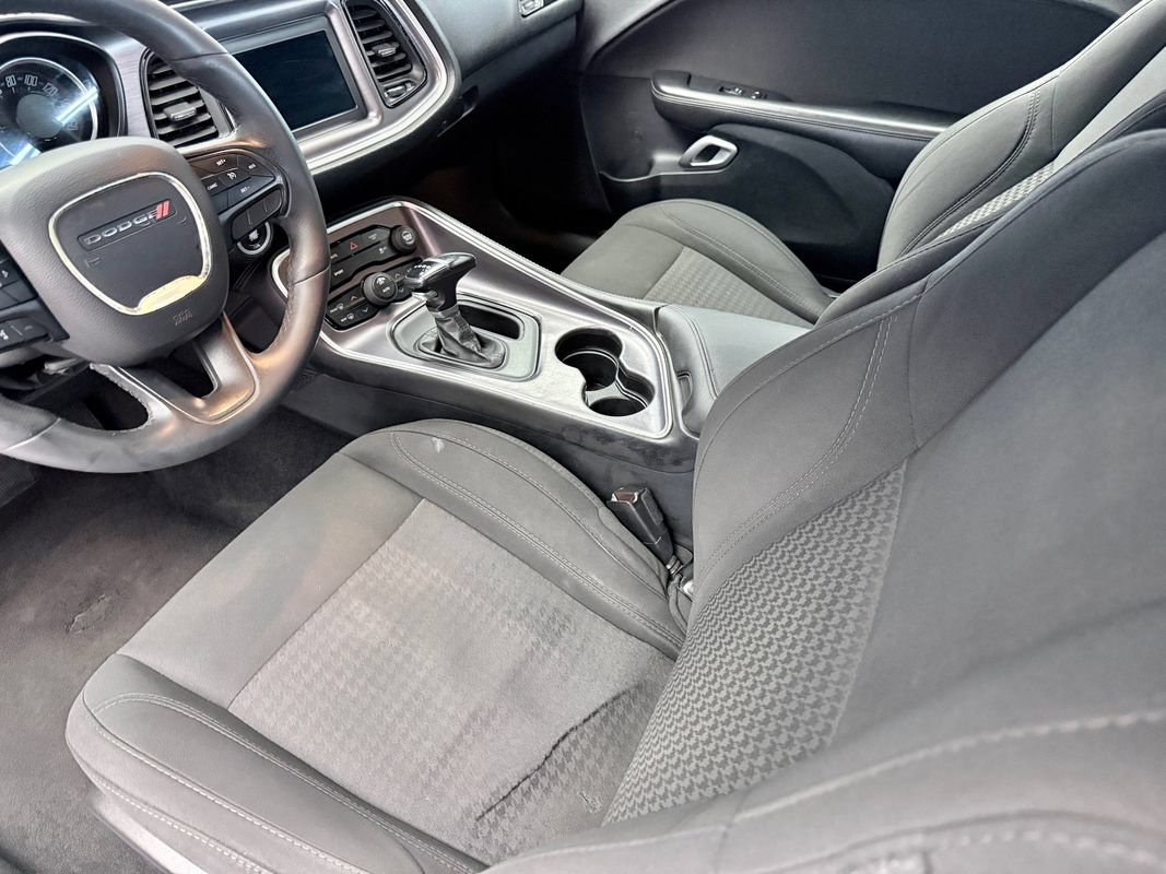 Used 2018 Dodge Challenger R/T RWD image 9