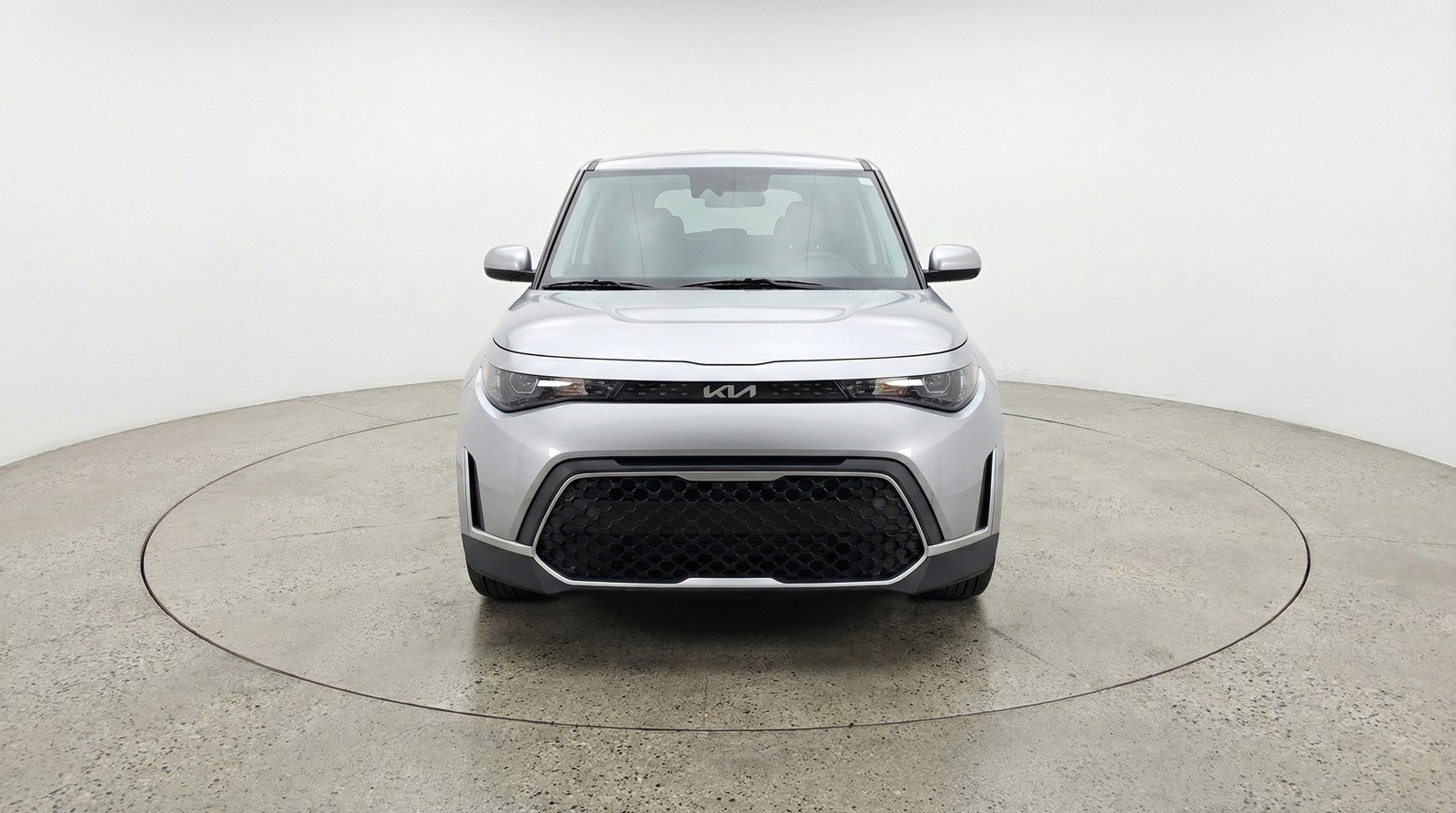 Used 2025 Kia Soul LX w/ LX Technology Package image 2