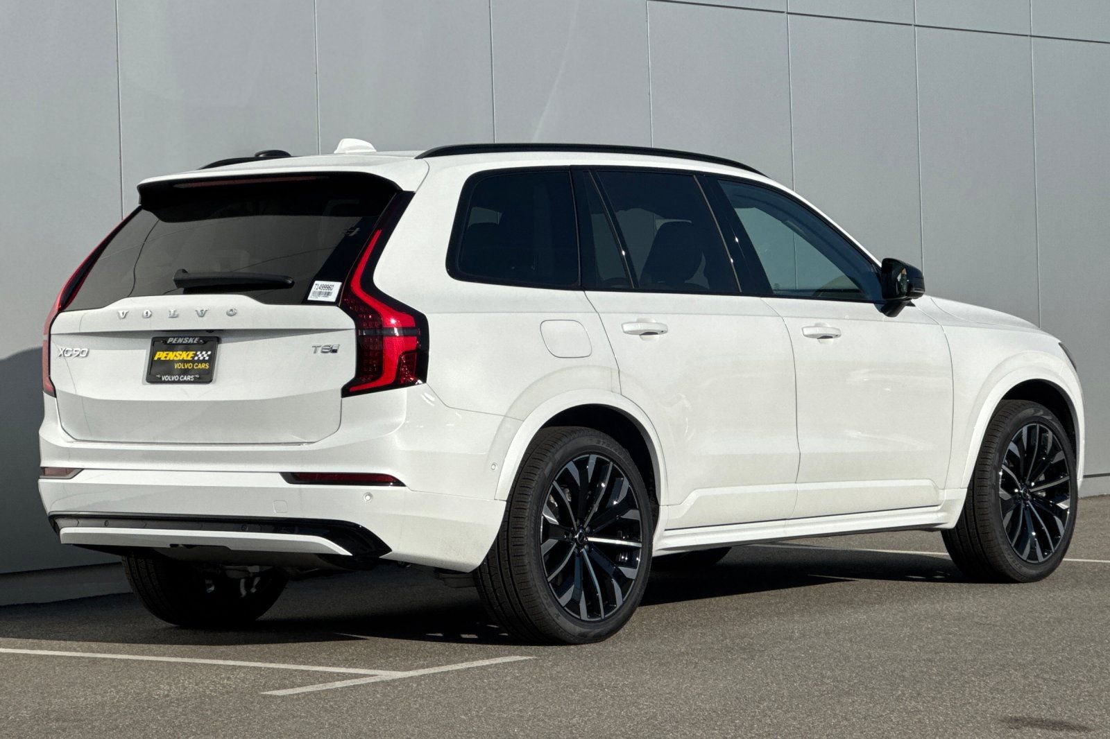 New 2026 Volvo XC90 T8 Ultra w/ Lounge Package image 5