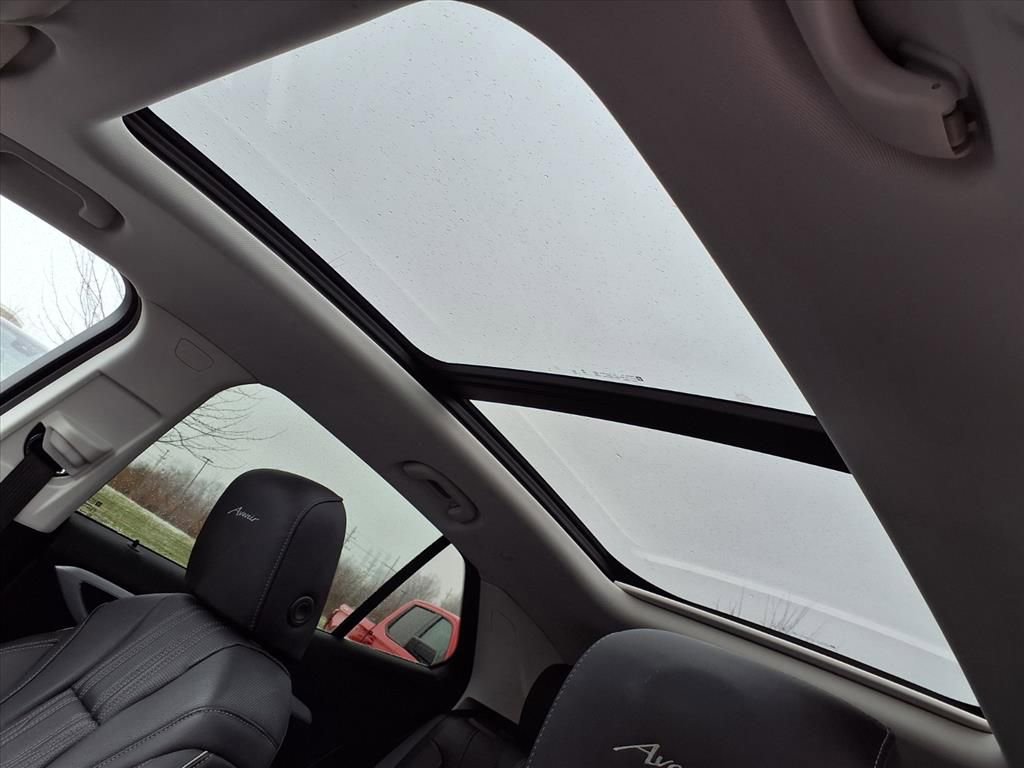 Certified 2024 Buick Envision Avenir image 6